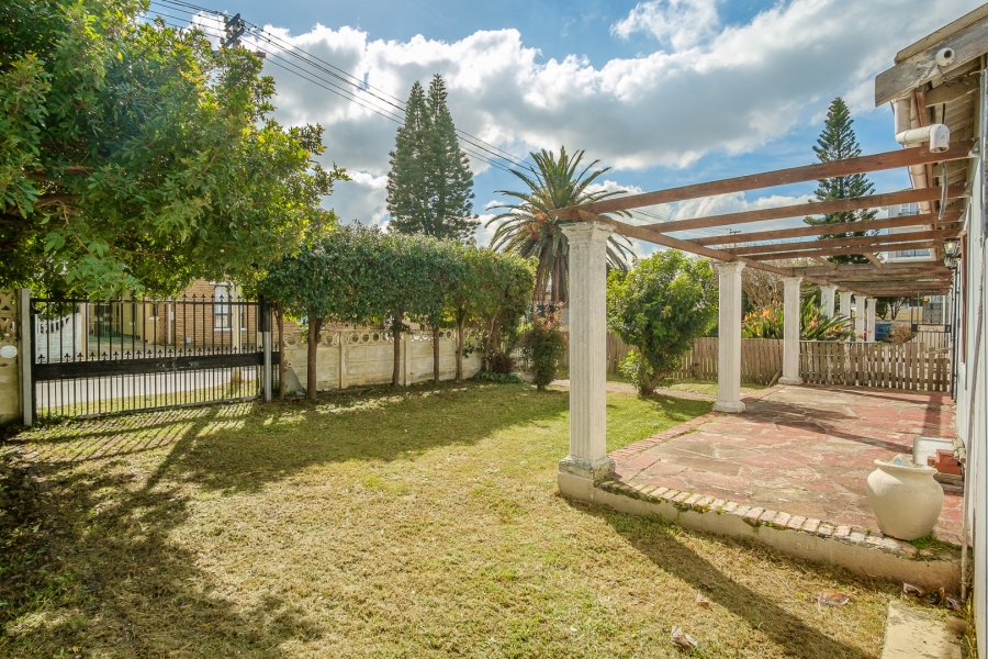 7 Bedroom Property for Sale in Wetton Western Cape